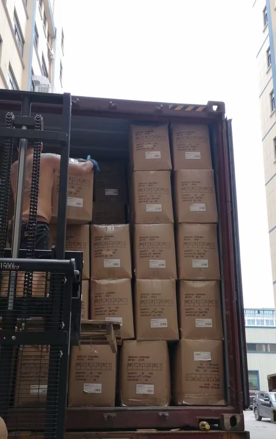 Container loading - Youyi Knitwear factory